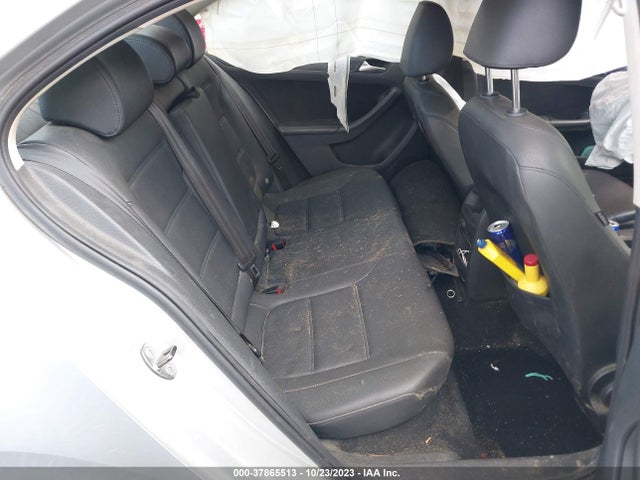 2011 VOLKSWAGEN JETTA SEDAN SE W VIN: 3VWDZ7AJ4BM320135