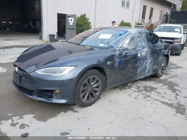Tesla Model S 60/75 2017 5YJSA1E13HF181542 Image 2