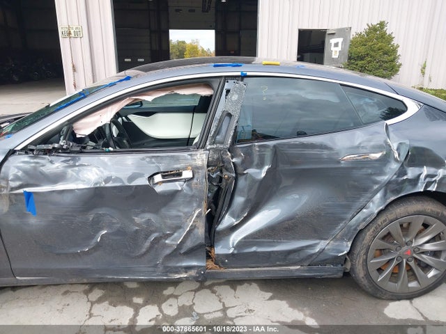Tesla Model S 60/75 2017 5YJSA1E13HF181542 Image 6