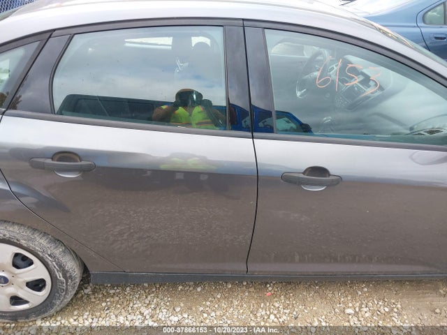2013 FORD FOCUS S VIN: 1FADP3E20DL255556