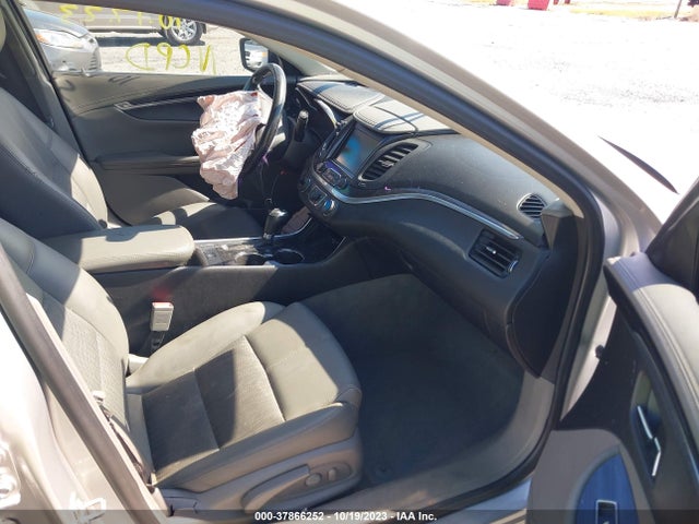 Chevrolet IMPALA LT 2018 2G1105S31J9116848 Image 5
