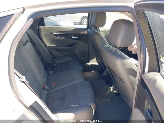 Chevrolet IMPALA LT 2018 2G1105S31J9116848 Image 8