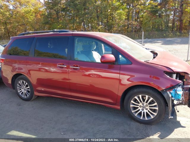5TDYZ3DC2KS015842 Toyota Sienna Xle 8 Passenger