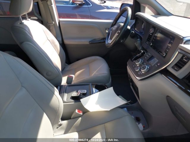 5TDYZ3DC2KS015842 Toyota Sienna Xle 8 Passenger