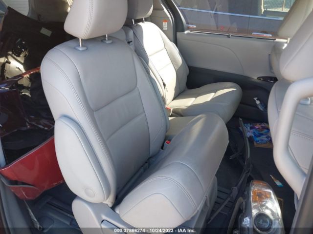 5TDYZ3DC2KS015842 Toyota Sienna Xle 8 Passenger