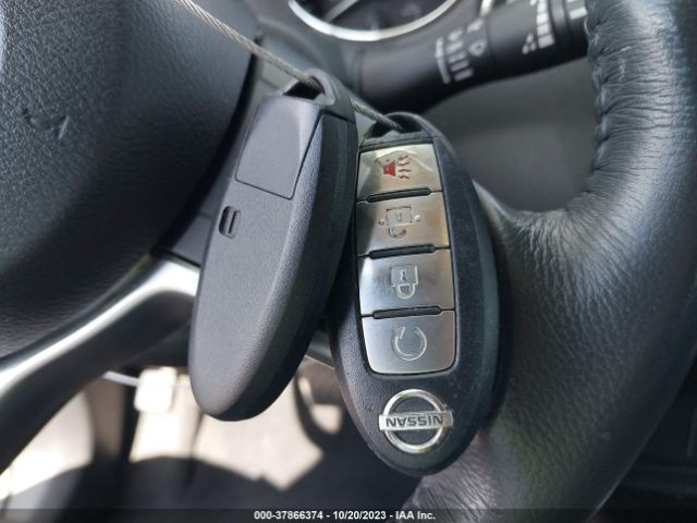 5N1AT2MT1HC827930 Nissan ROGUE SV