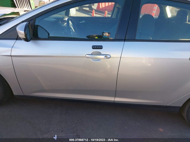 Ford FOCUS SE 2014 1FADP3K26EL255292 Image 13