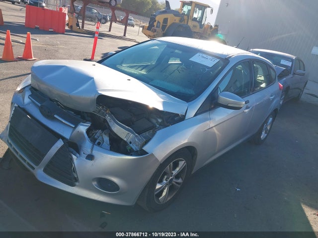 Ford FOCUS SE 2014 1FADP3K26EL255292 Image 2