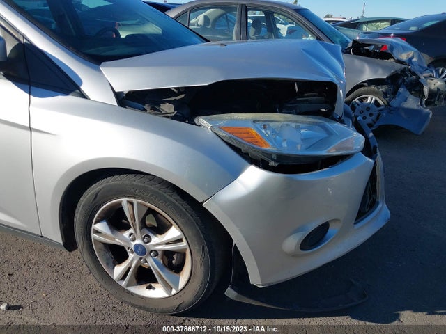 Ford FOCUS SE 2014 1FADP3K26EL255292 Image 6