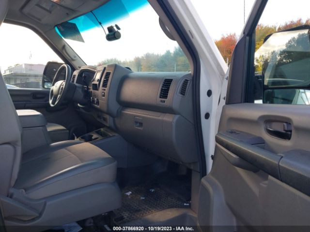1N6BF0KY0JN816489 Nissan Nv Cargo Sv