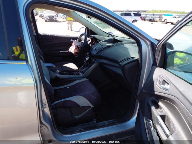 1FMCU0G94GUB16242 Ford ESCAPE SE
