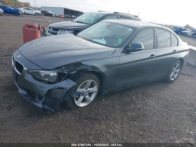 BMW 320i Xdrive 2014 WBA3C3G51ENS69445 Image 2