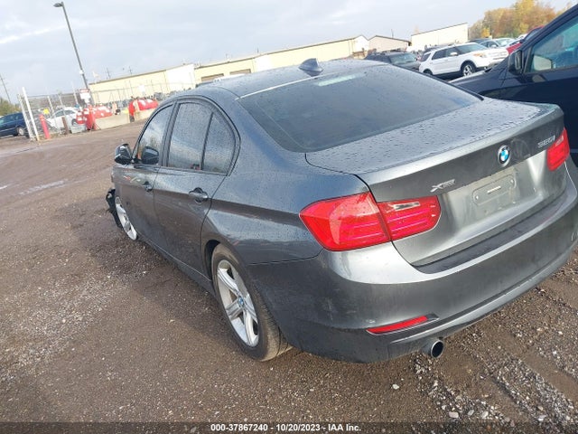 BMW 320i Xdrive 2014 WBA3C3G51ENS69445 Image 3