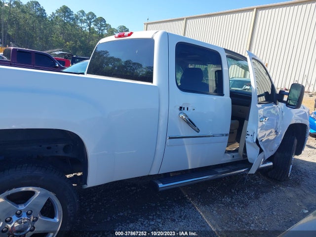 2013 GMC SIERRA 2500HD DENALI VIN: 1GT125E80DF115484