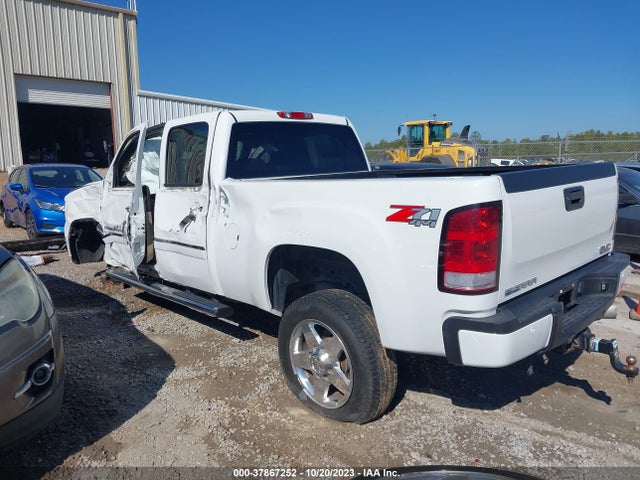 2013 GMC SIERRA 2500HD DENALI VIN: 1GT125E80DF115484