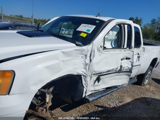 2013 GMC SIERRA 2500HD DENALI VIN: 1GT125E80DF115484