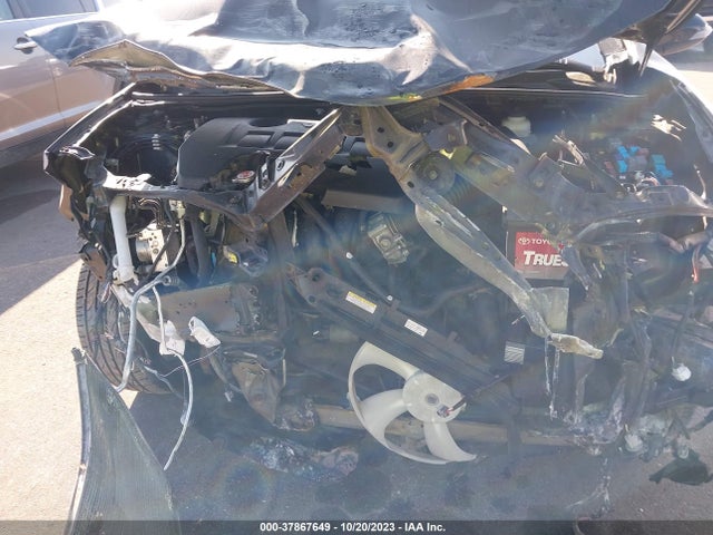 2018 TOYOTA COROLLA SE VIN: 2T1BURHE3JC000826