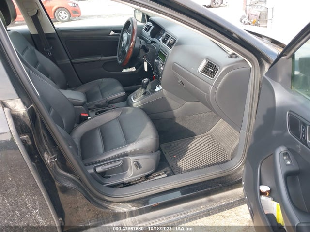 3VWD17AJ6EM261858 Volkswagen Jetta Sedan Se