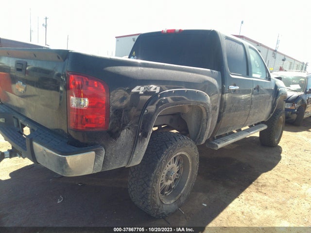 2011 CHEVROLET SILVERADO 1500 LT VIN: 3GCPKSE32BG152853