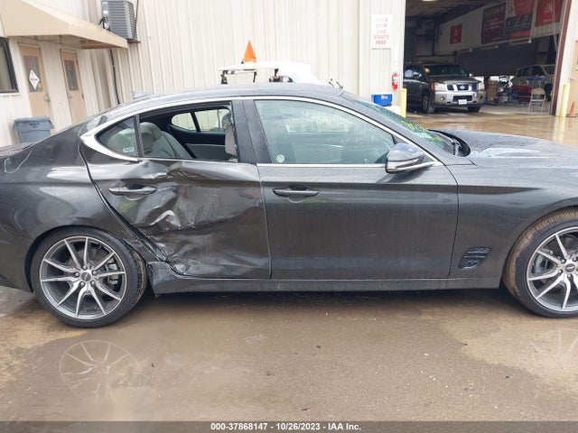 Genesis G70 2.0T 2023 KMTG34TA2PU129282 Image 13