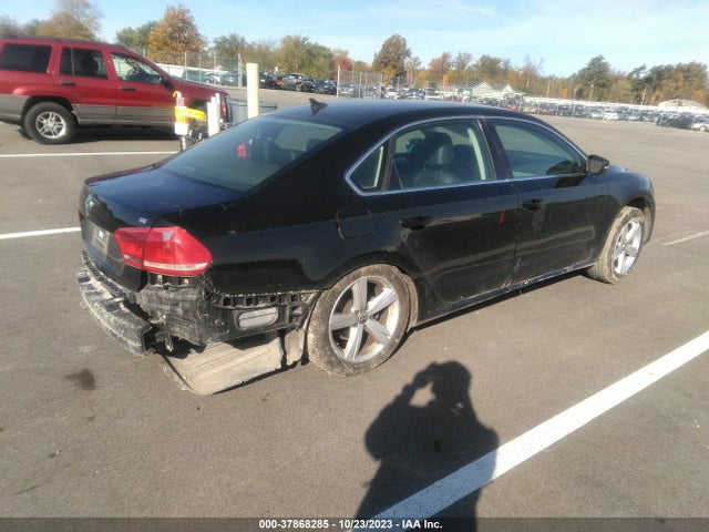 2013 VOLKSWAGEN PASSAT 2.5L SE VIN: 1VWBP7A34DC033445