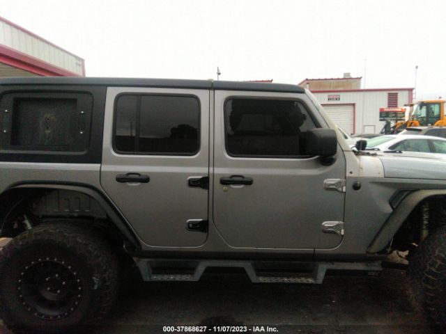 1C4HJXDN8JW295412 Jeep Wrangler Unlimited Sport S