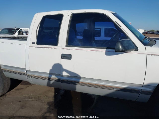 1998 CHEVROLET C/K 1500 VIN: 2GCEK19R9W1126622