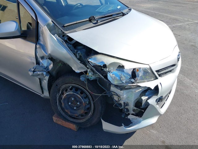 Toyota YARIS LE 2014 VNKKTUD32EA000585 Image 6
