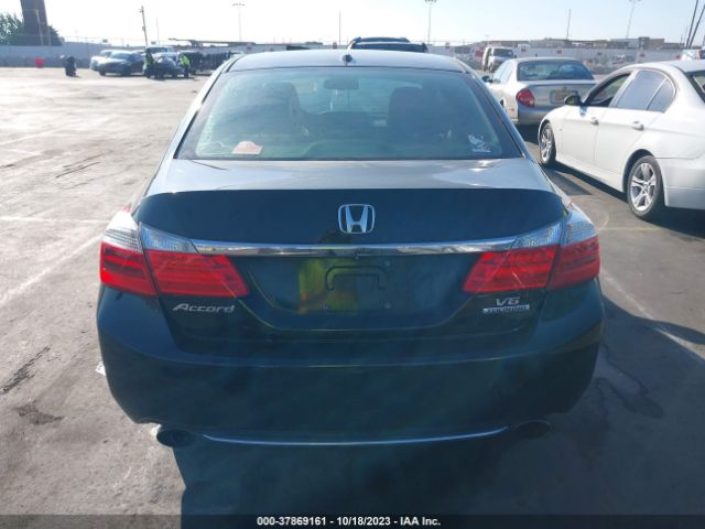 1HGCR3F99FA029446 Honda Accord Sedan Touring