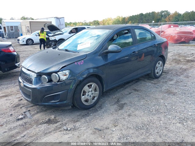 Chevrolet SONIC LS 2014 1G1JA5SH9E4222286 Image 2