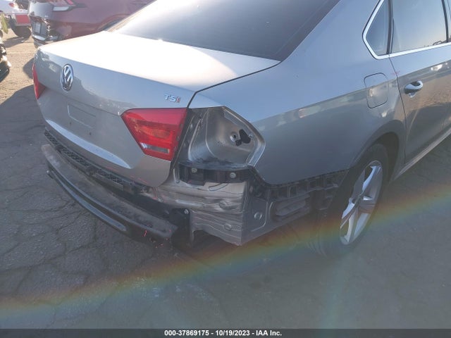 1VWAT7A33EC053954 Volkswagen Passat Wolfsburg Ed