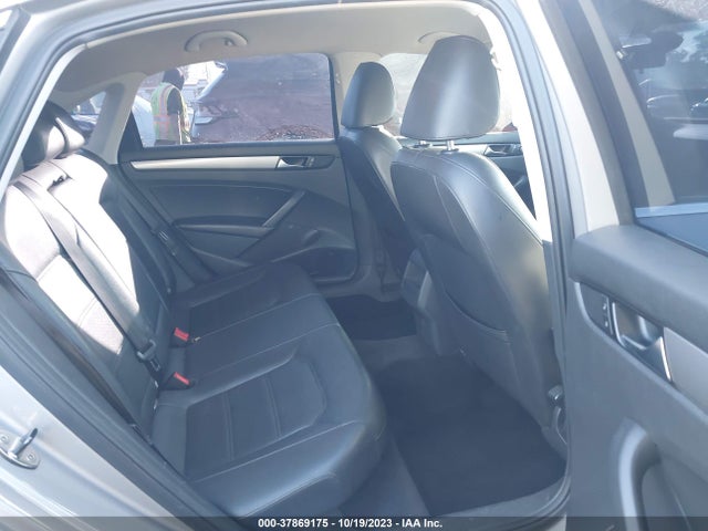 1VWAT7A33EC053954 Volkswagen Passat Wolfsburg Ed