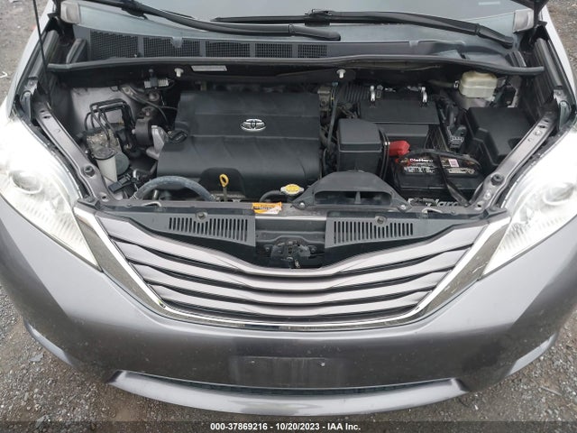 2015 TOYOTA SIENNA LE VIN: 5TDKK3DC5FS530110
