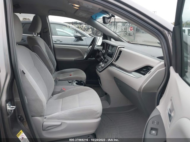 2015 TOYOTA SIENNA LE VIN: 5TDKK3DC5FS530110