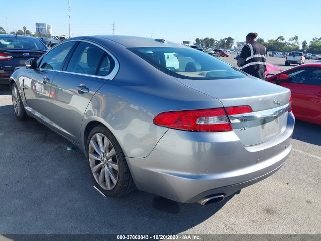 2011 JAGUAR XF SAJWA0GBXBLS07500 Photo 2
