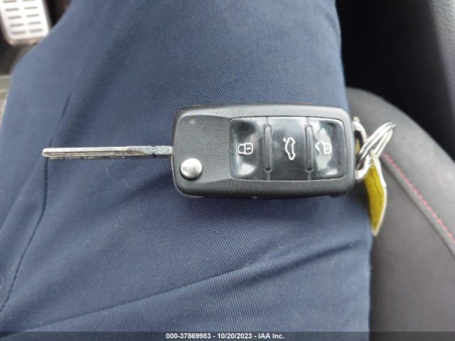 2011 VOLKSWAGEN GTI WVWFD7AJ0BW224402 Photo 10