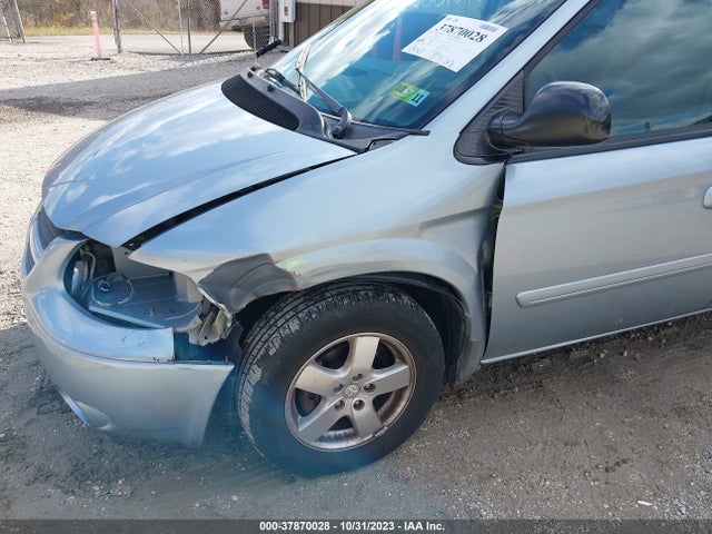 2005 DODGE GRAND CARAVAN SXT VIN: 2D4GP44L25R400647