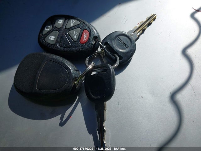 2007 GMC YUKON SLT VIN: 1GKFC13J97R117985