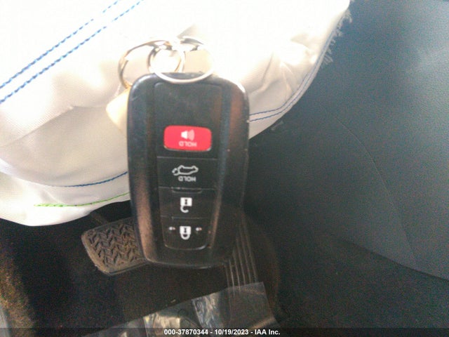 2021 TOYOTA RAV4 XLE VIN: 2T3P1RFV8MW182213