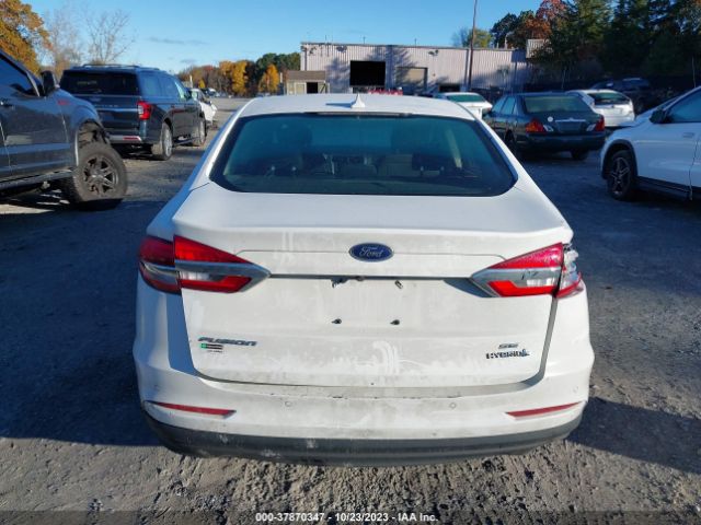 3FA6P0LU8KR104720 Ford Fusion Hybrid Se