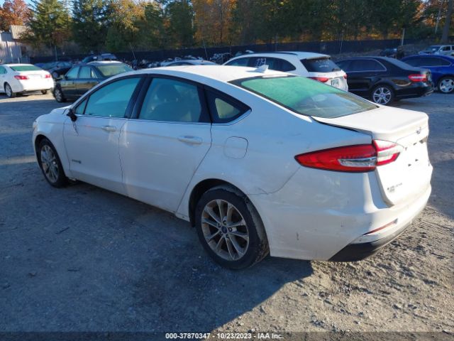 3FA6P0LU8KR104720 Ford Fusion Hybrid Se