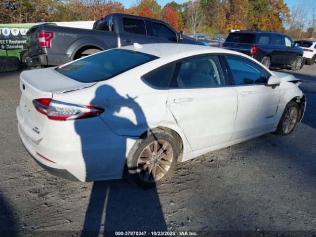 3FA6P0LU8KR104720 Ford Fusion Hybrid Se