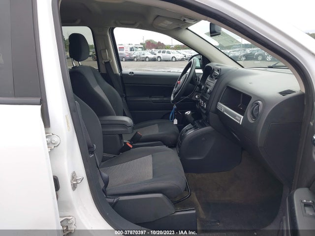 1C4NJDBB2GD714126 Jeep Compass Sport