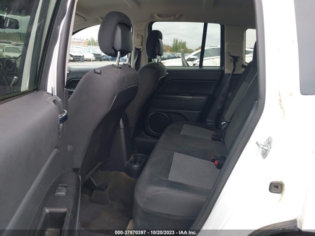 1C4NJDBB2GD714126 Jeep Compass Sport