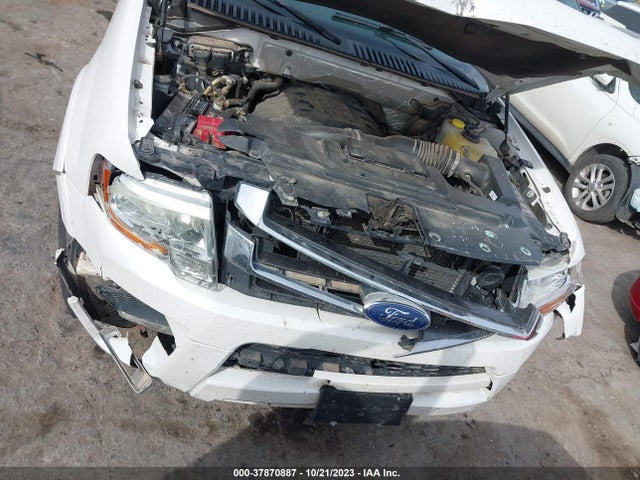 Ford Expedition Xlt 2016 1FMJU1JT5GEF44610 Image 10