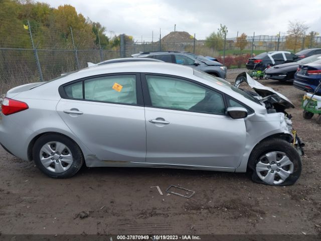 KNAFK4A63F5427731 KIA FORTE LX