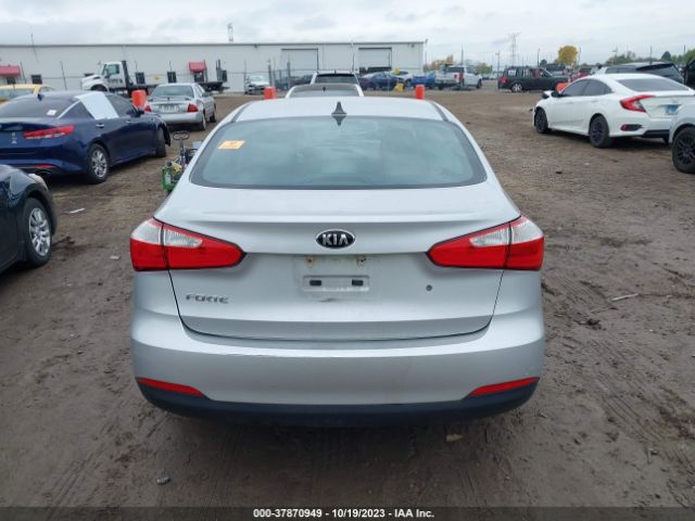 KNAFK4A63F5427731 KIA FORTE LX