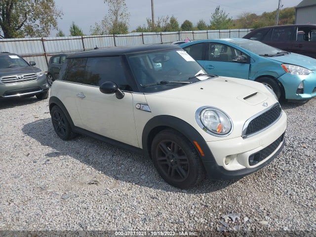 2011 MINI COOPER HARDTOP WMWSV3C52BTY14376 Photo 0