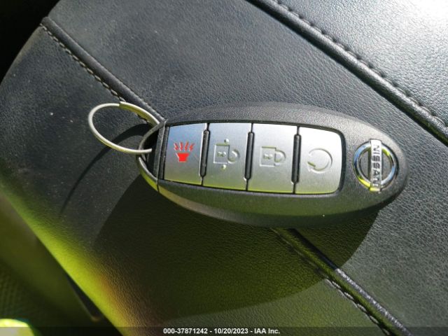 JN1BJ1CR5HW118840 Nissan Rogue Sport Sv