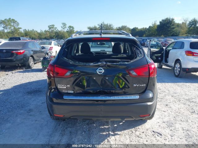 JN1BJ1CR5HW118840 Nissan Rogue Sport Sv